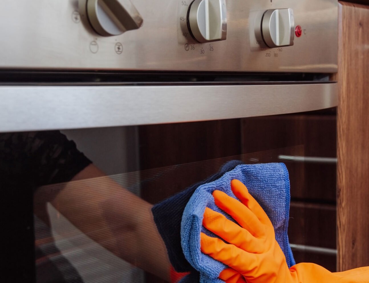 oven-cleaning-for-home-01